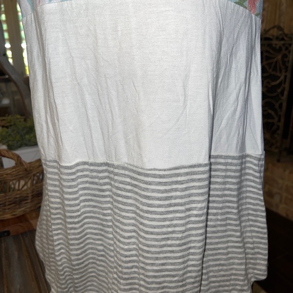 7th Ray Women's Sleeveless Floral Tank Top Size M Light Blue Ivory - Picture 3 of 10